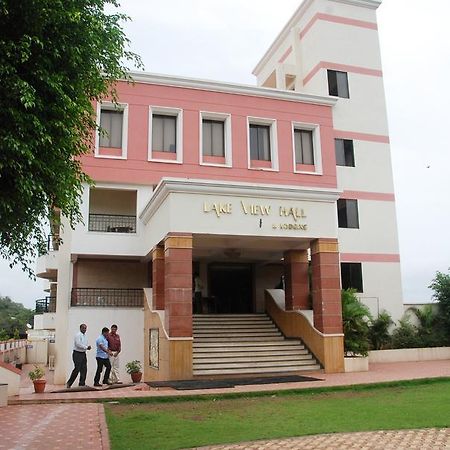 Hotel Lake View Satara Exterior photo