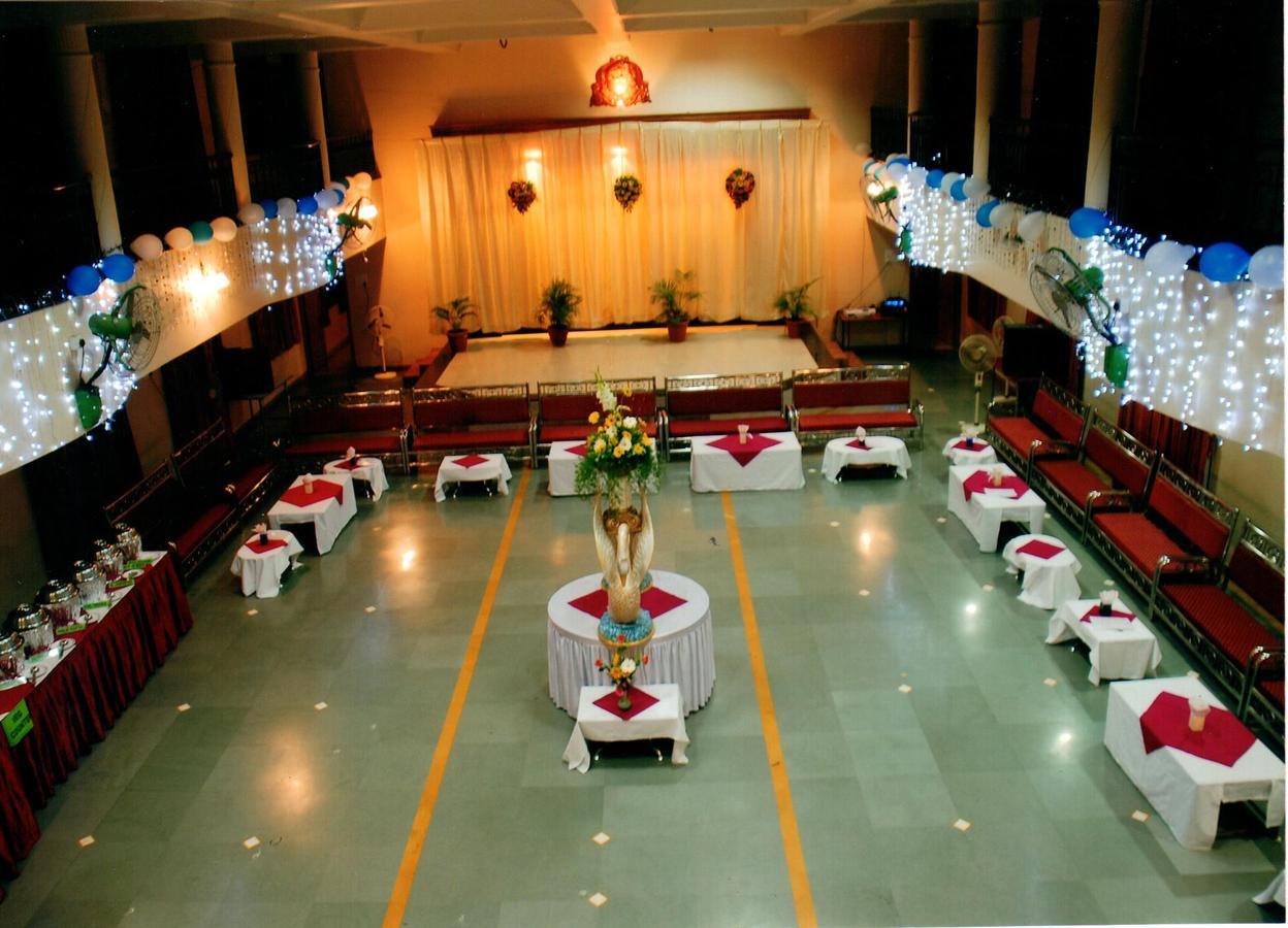 Hotel Lake View Satara Exterior photo